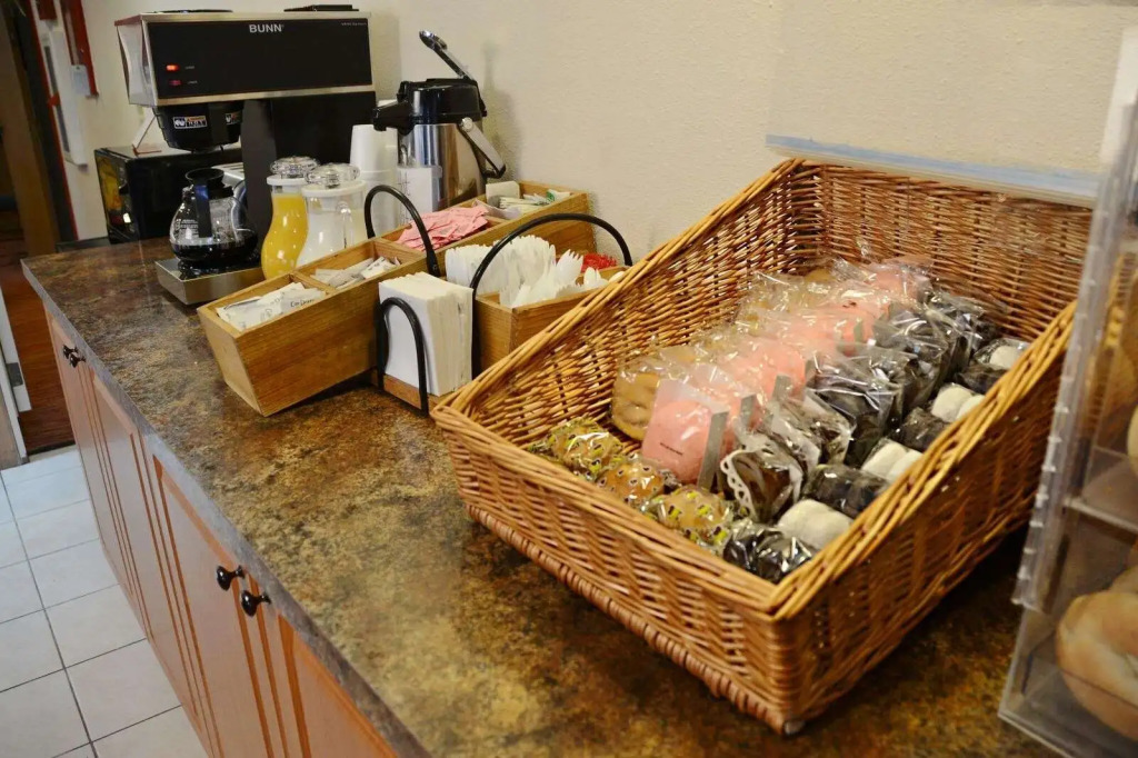 Country Hearth Inn & Suites - Kenton