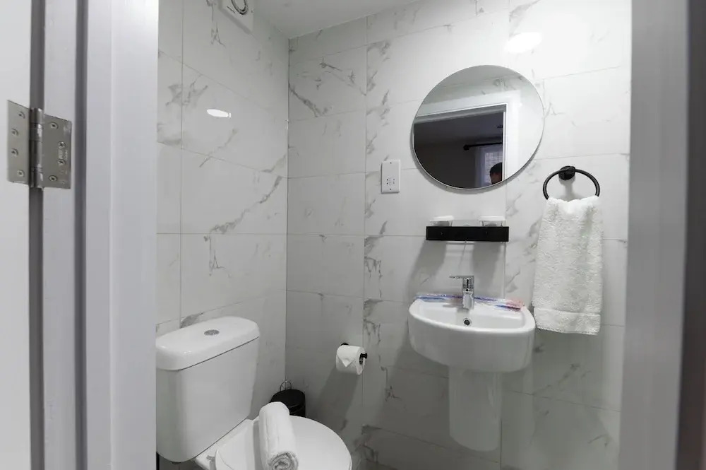 MARINA HOTEL London