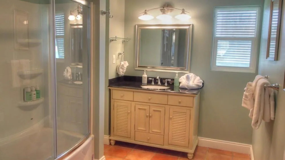 Palm Breeze - 4 Br Home