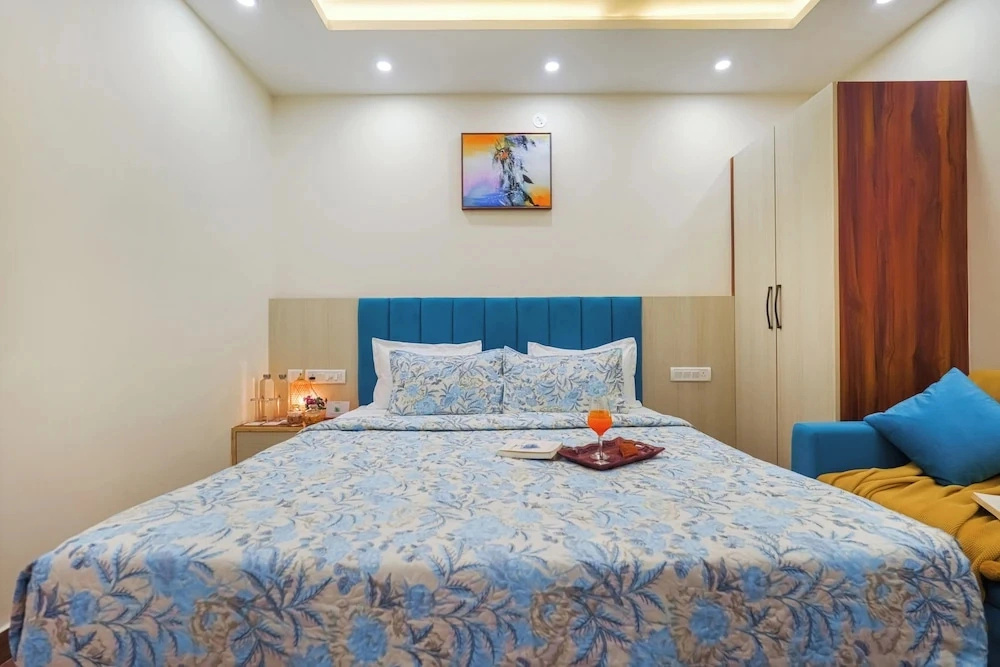 Hillshades Retreat 6-BHK Apartment by Alaya Stays with Sit-out Area, Restro, Game Zone, Panormic Hill Views