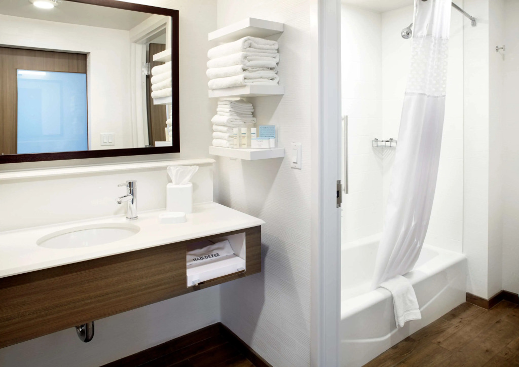 Hampton Inn & Suites Pittsburgh Airport South/Settlers Ridge