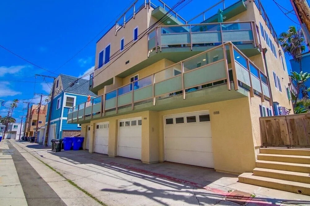 South Beach 3 Bedrooms 3 Bathrooms Townhouse