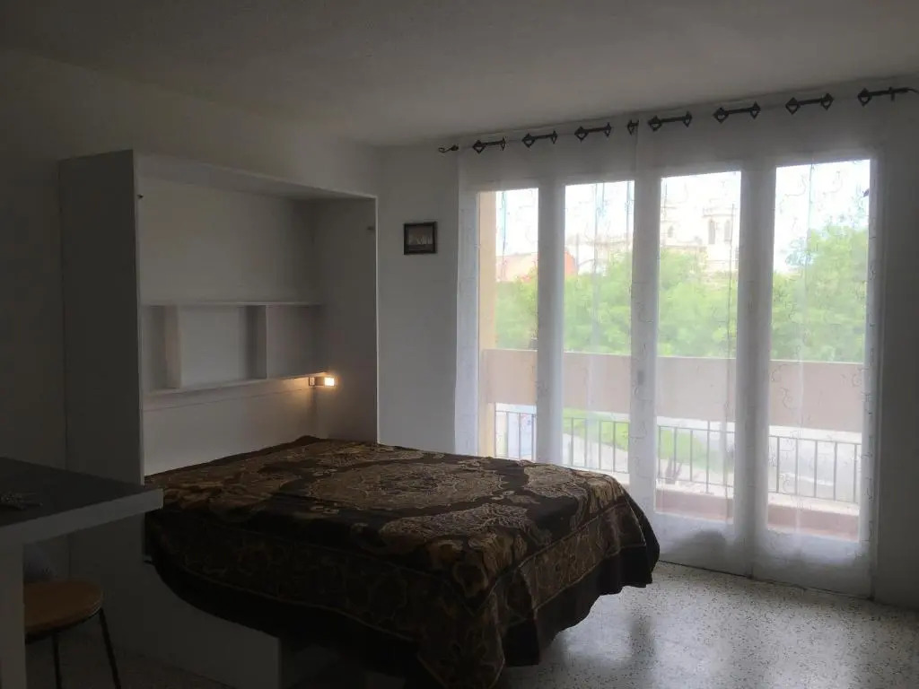 studio lumineux avec terrasse
