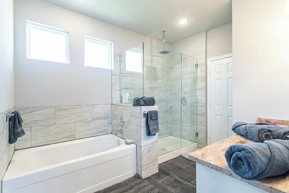 4BR Home in the Heart of Cowboy Nation!
