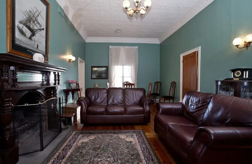Seaton on Spence - Old world charm with modern living