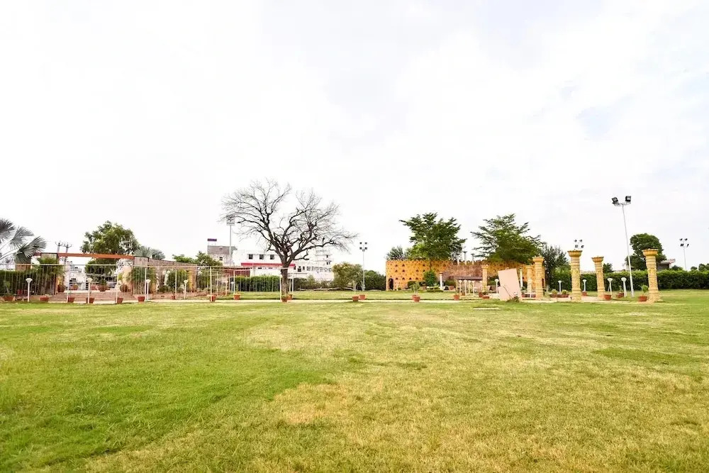 Glorious Resort by OYO Rooms