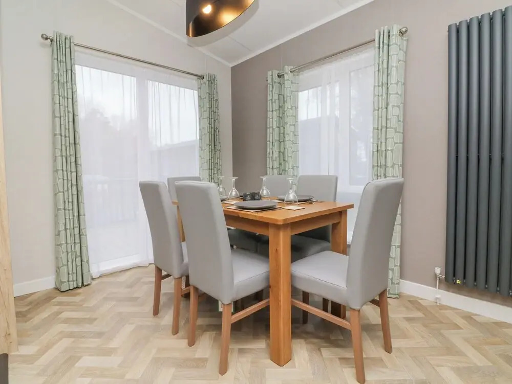 18 Manleigh Park