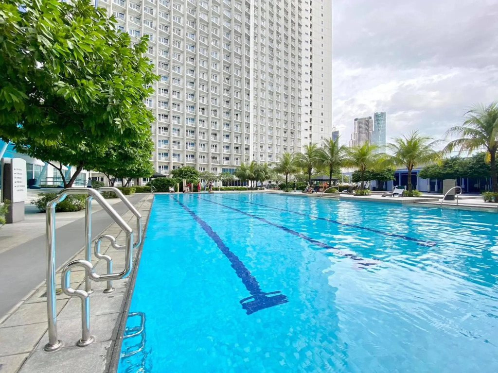 2 Bedroom Condo in Jazz Makati