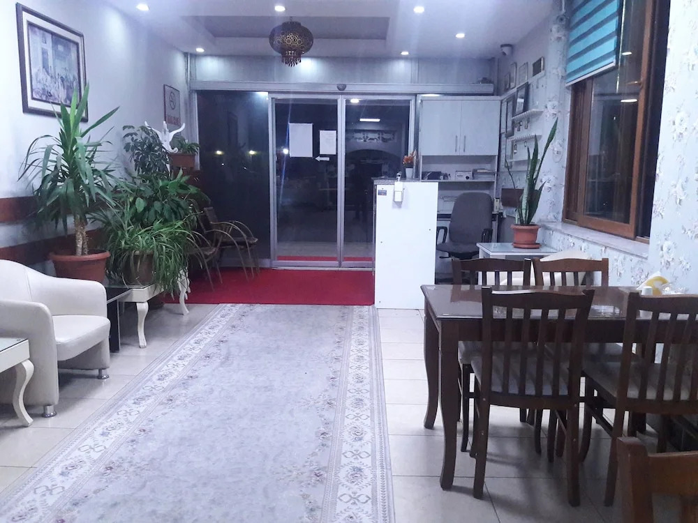 Otel Yaşar