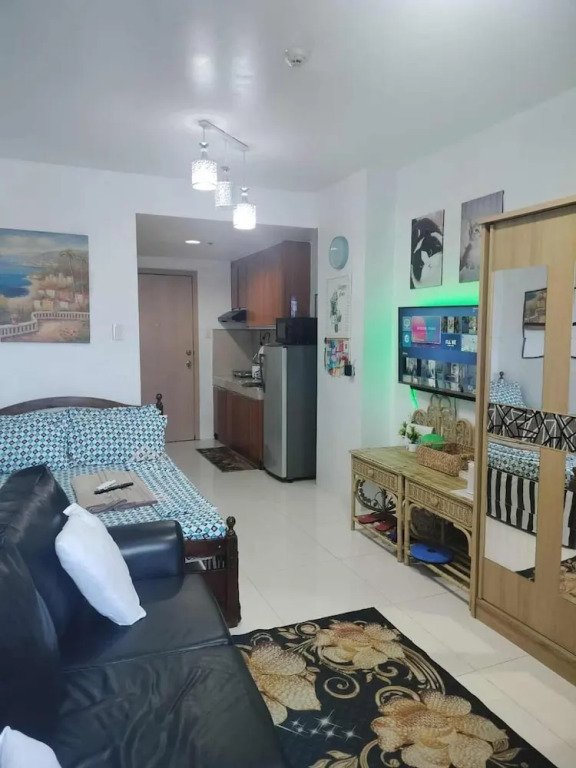 Luxurious Condo in Quezon City With Private Pool and City Views