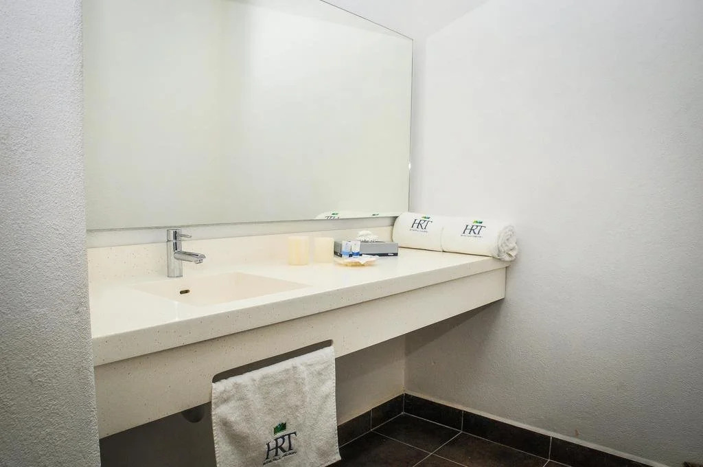 Yaxja Hotel Tamasopo