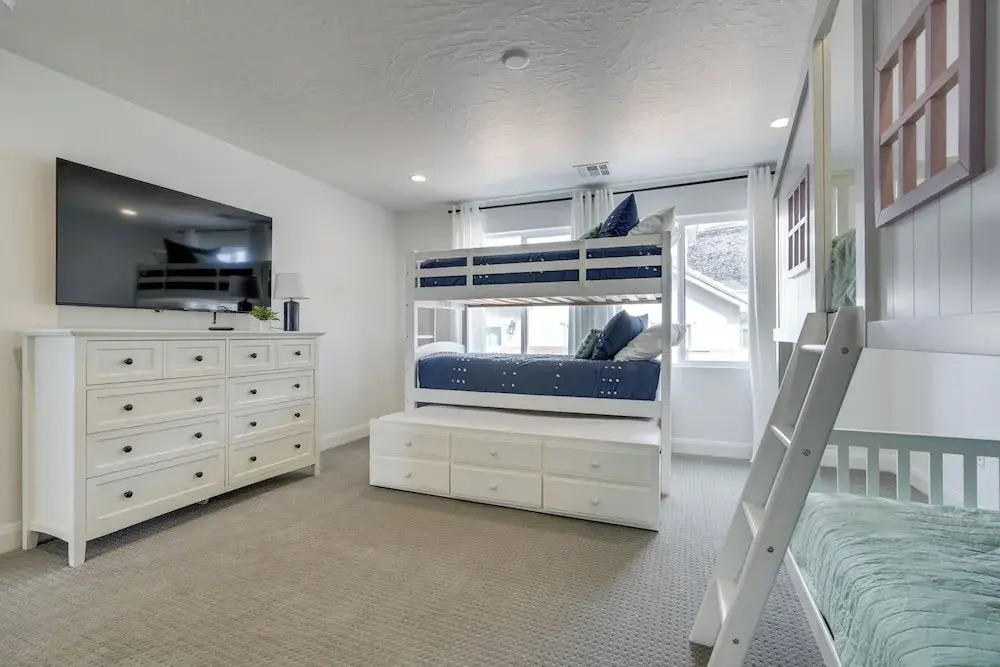 12 Mi to Sand Hollow: Spacious Home w/ Game Room