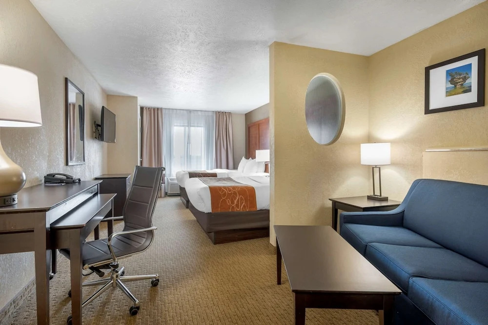 Comfort Suites