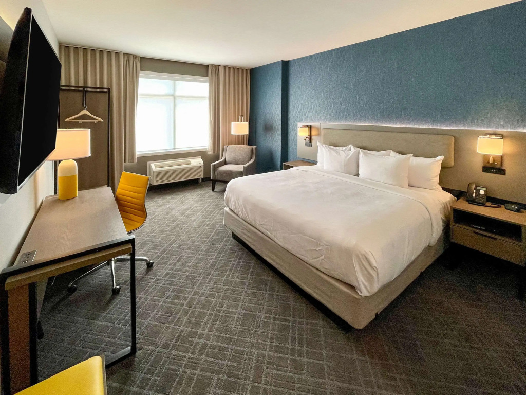 Comfort Inn & Suites