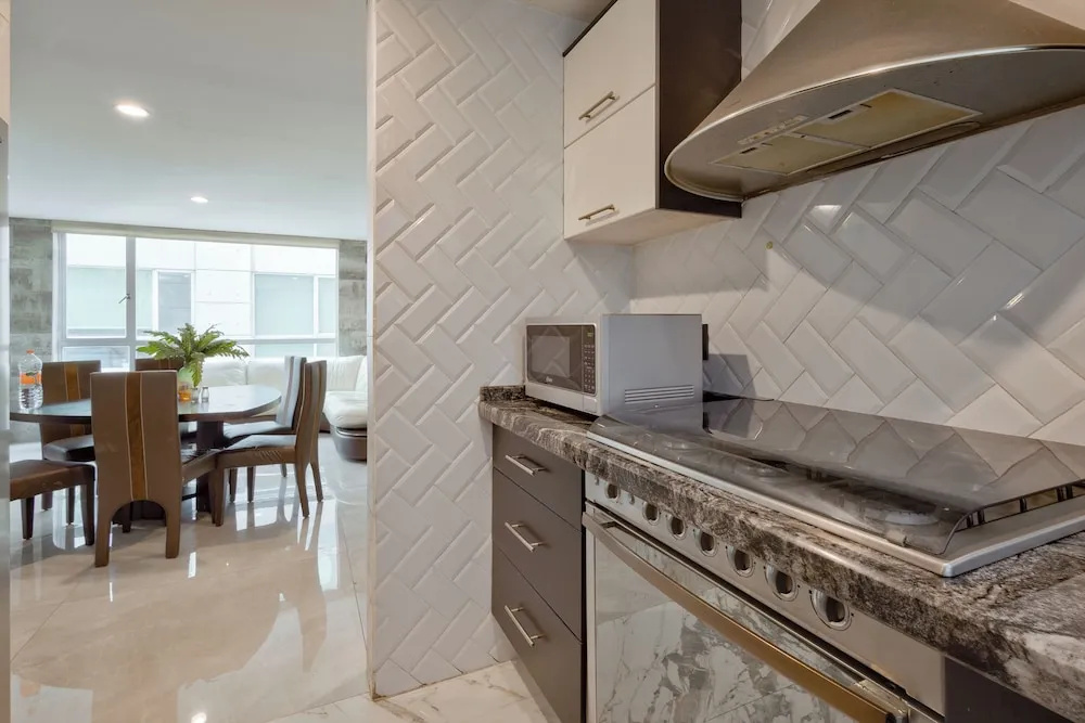 Homey 2BD w Gym Cibeles La Roma