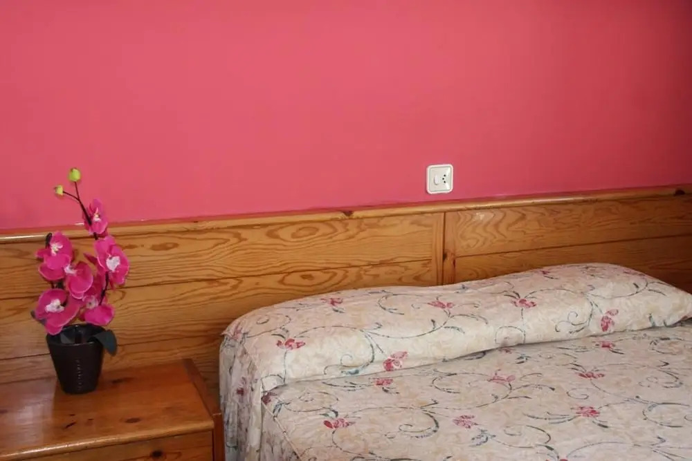 Elegant Villa with Private Pool in Jerte