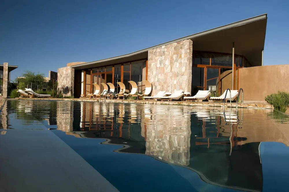 Tierra Atacama, Beckons