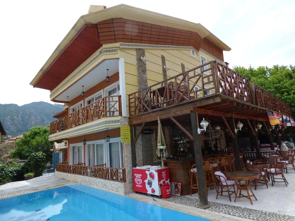 Mavera Hotel