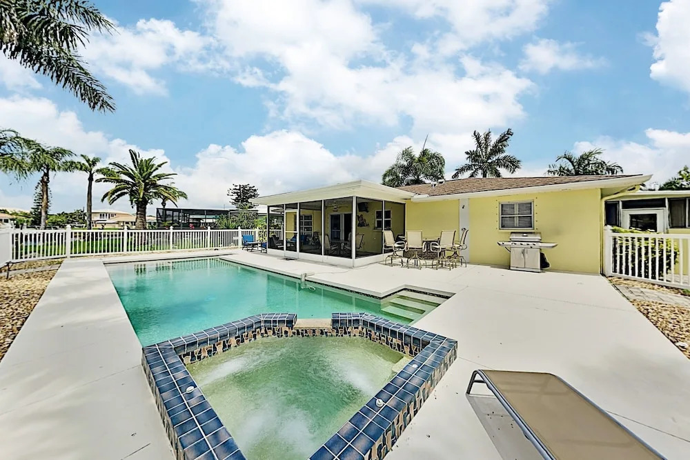 Canal-front Getaway W/ Pool - Minutes To Beach! 2 Bedroom Home