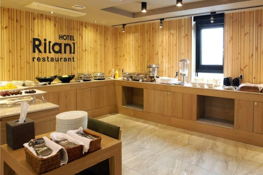 Rian Hotel