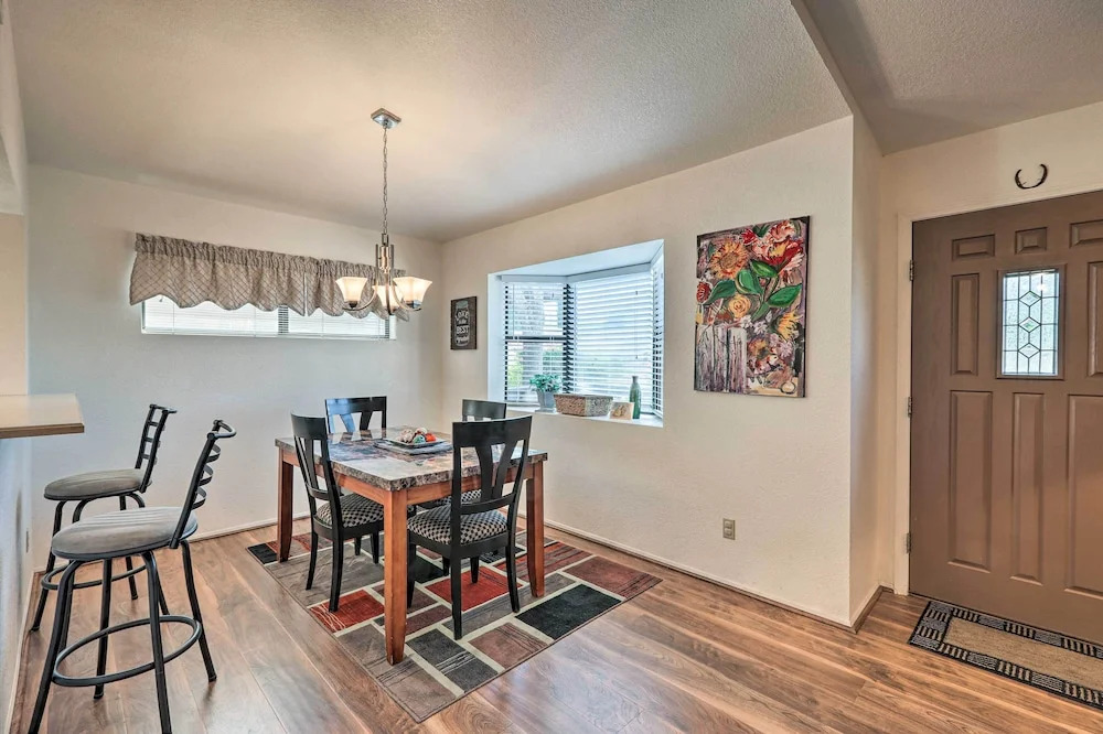 16 Mi to Red Rock State Park: Sedona Condo!