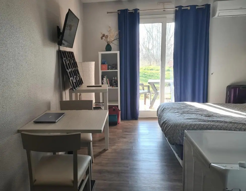 Studio 24 m2 - Hameaux de Camargue - village 9 - 13200 Arles