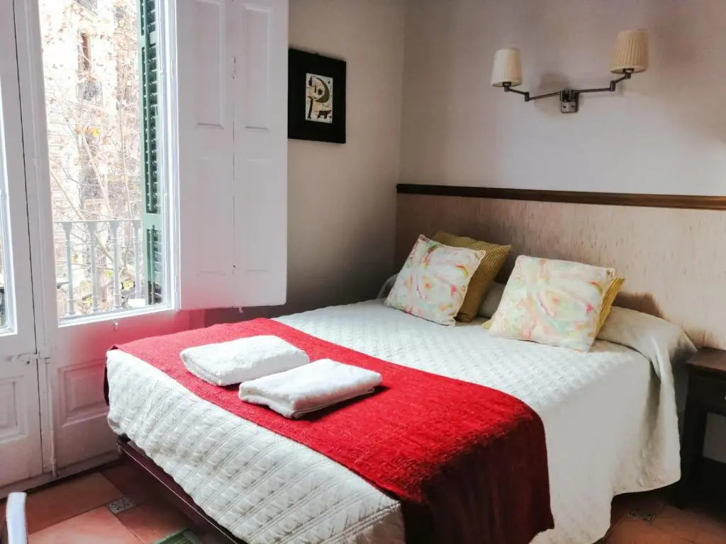 Casa Consell Gran Via, Guest House