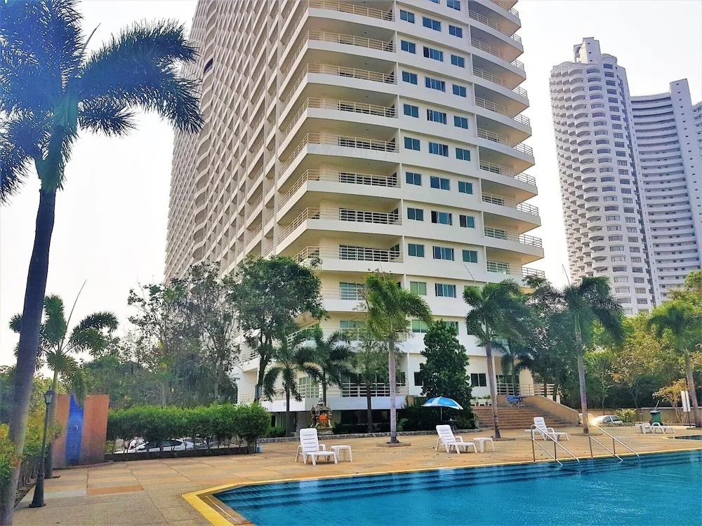 Sea View Studio - Jomtien Beachfront - View Talay 8