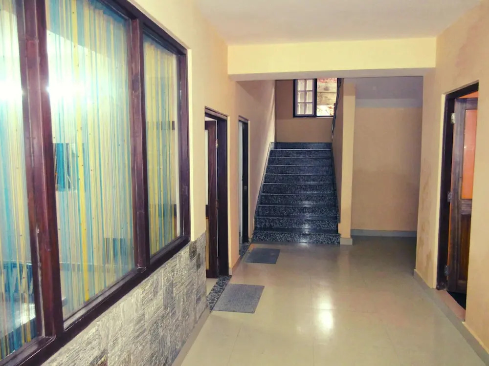 Hotel Omega Inn