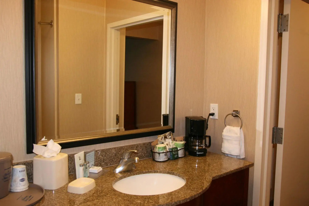 Hampton Inn and Suites Bakersfield North-Airport