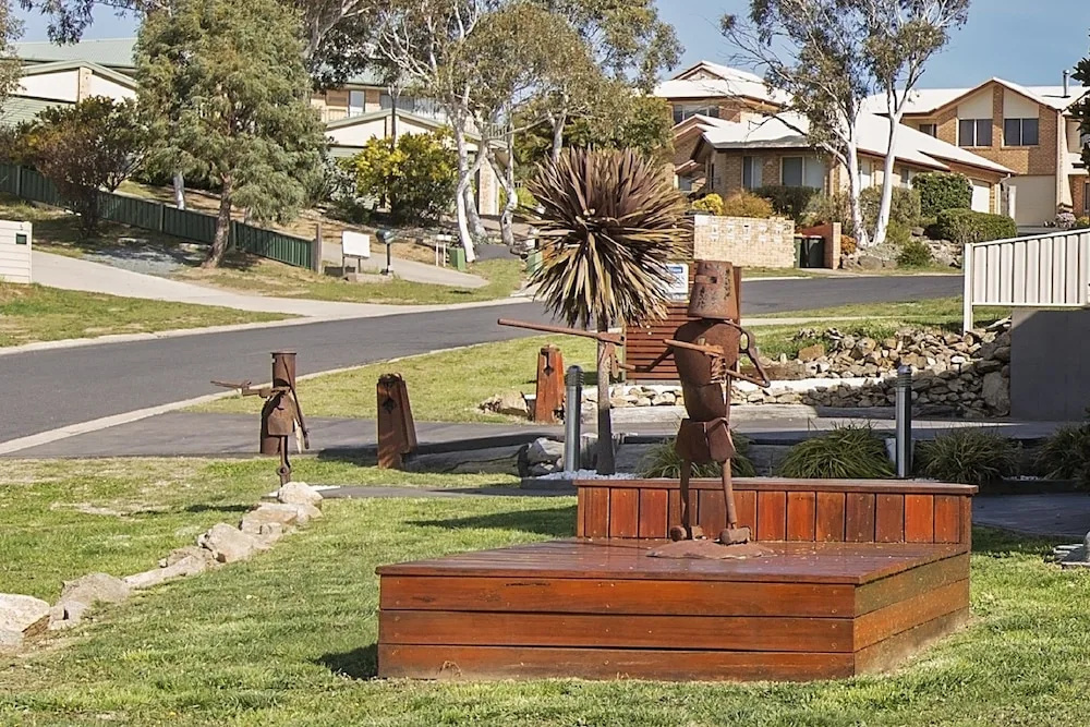 Ned Kelly's Retreat - Sophisticated style with modern convenience and