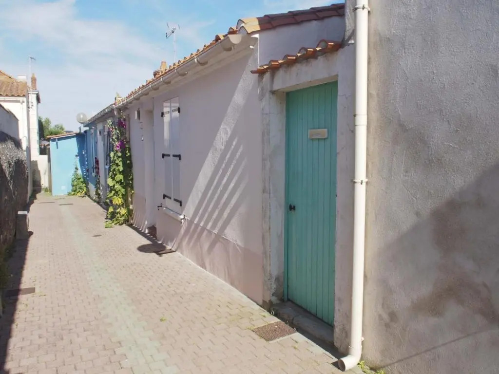 Maison de pêcheur typique à 400m du quai, proche plage, animaux bienvenus, WiFi en option - FR-1-92-671
