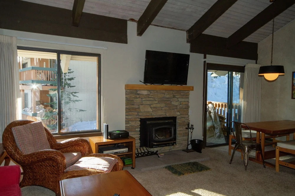 Discovery 4 #160, Loft 2 Bedroom Condo