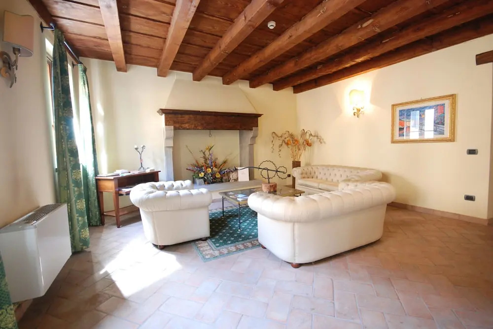 Albergo Falterona