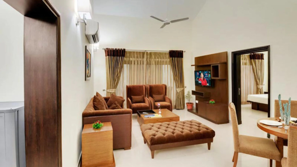 The Golden Suites & Spa, Calangute, 5 mins odd drive to the beach