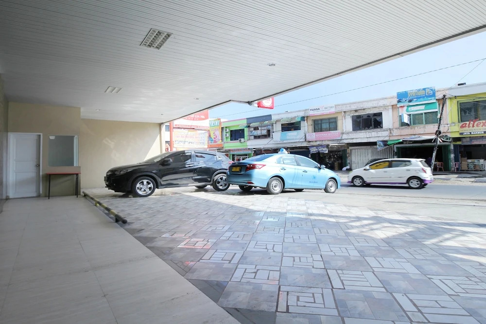 RedDoorz Plus near Universitas Negeri Makassar