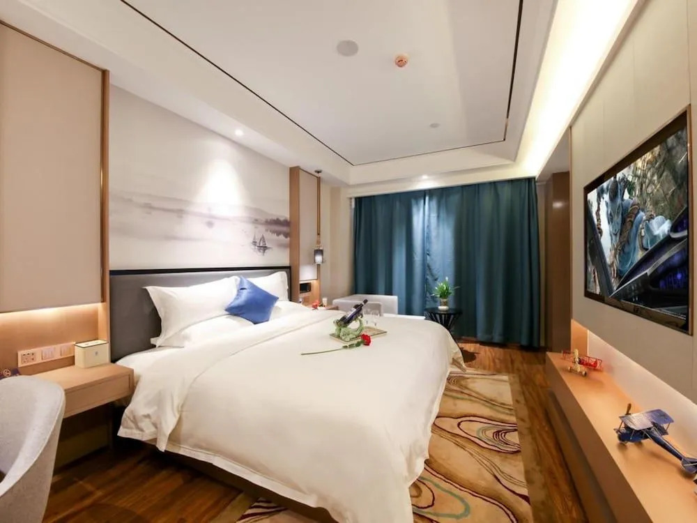 East Queen Hotel (Xi'an Beimen Metro Station)