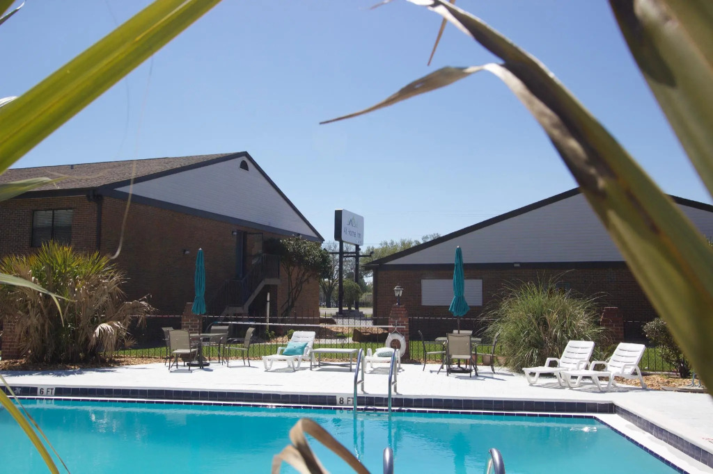At Home Inn - Pensacola