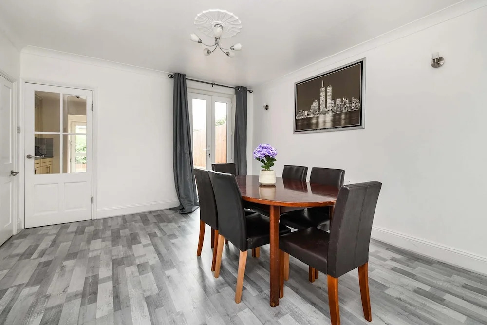 House - Sleeps 10 - Garden - Close to City Centre