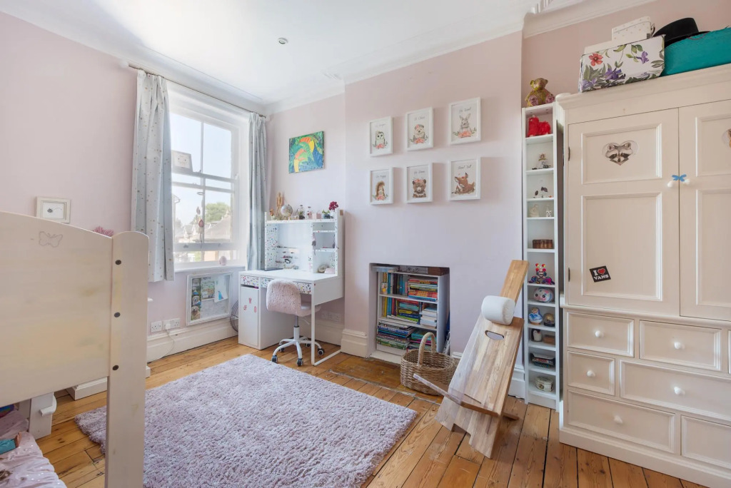 Delightful Family Home in Picturesque Richmond by Underthedoormat