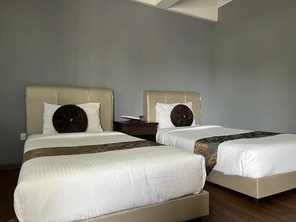 Capital O 90490 Zaques Hotel