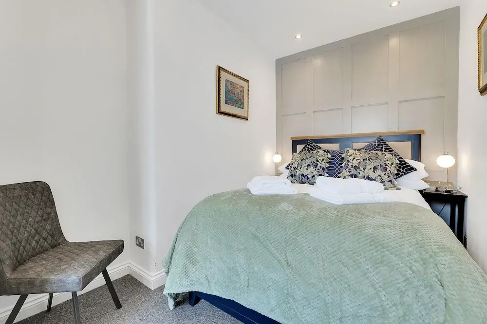 2 Bed - Hoe Heights by Smart Welcomes
