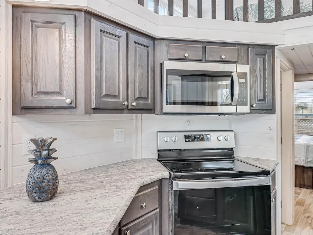 Tequila Sunrise Sfth6 1 Bedroom Cottage by RedAwning