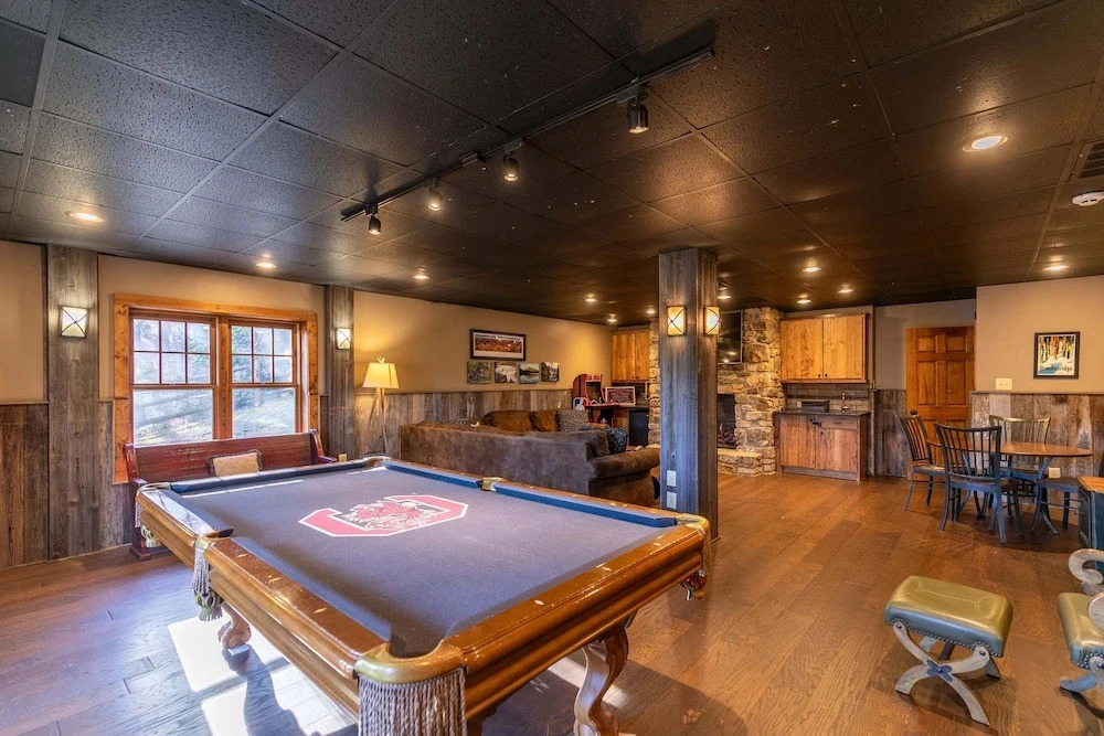 Gratitude - Hot Tub, Pool Table, Covered Decks, 5 Minutes to Boone