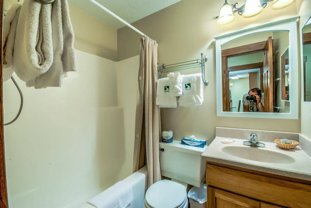 Ski-In/Ski-Out Condo with Shared Hot Tubs, Saunas, Patio, Shuttle to Ski Resort