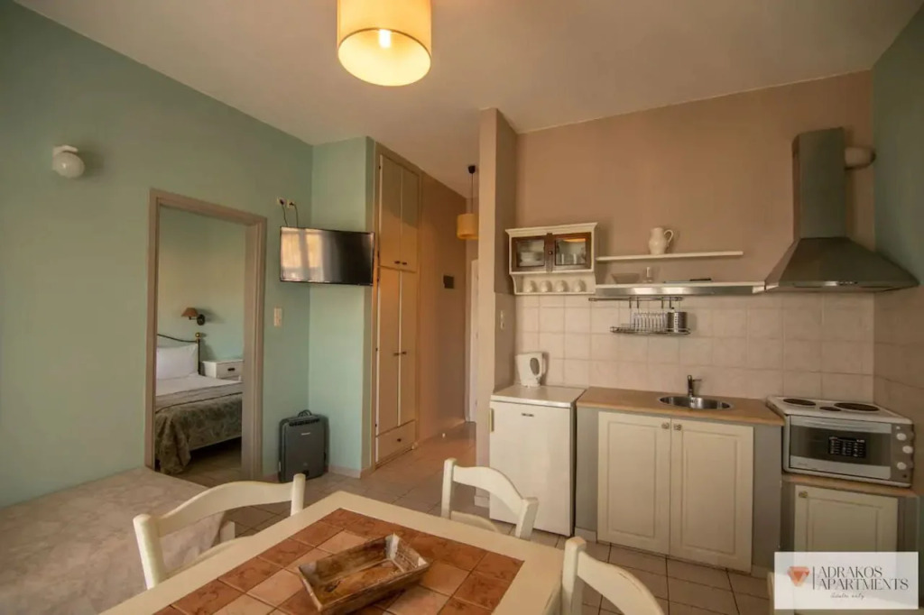 Adrakos Apartments