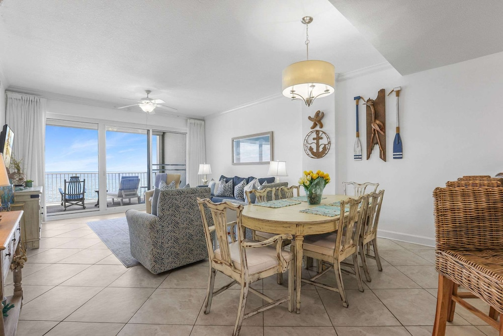 Regency Isle Beachfront Bliss Amazing Views 2 Bedrooms