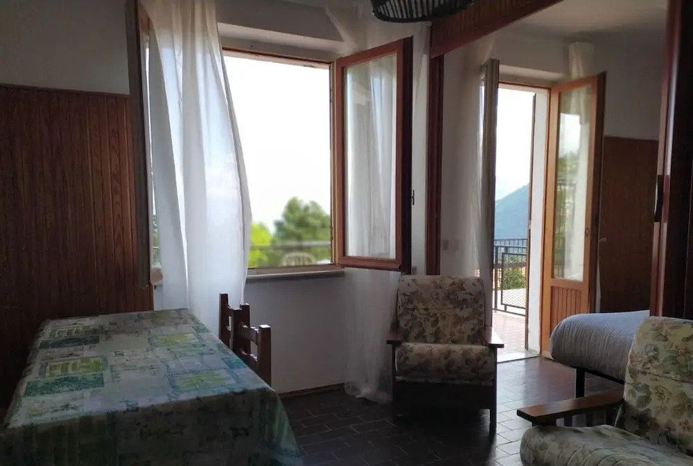 Holly Guest House