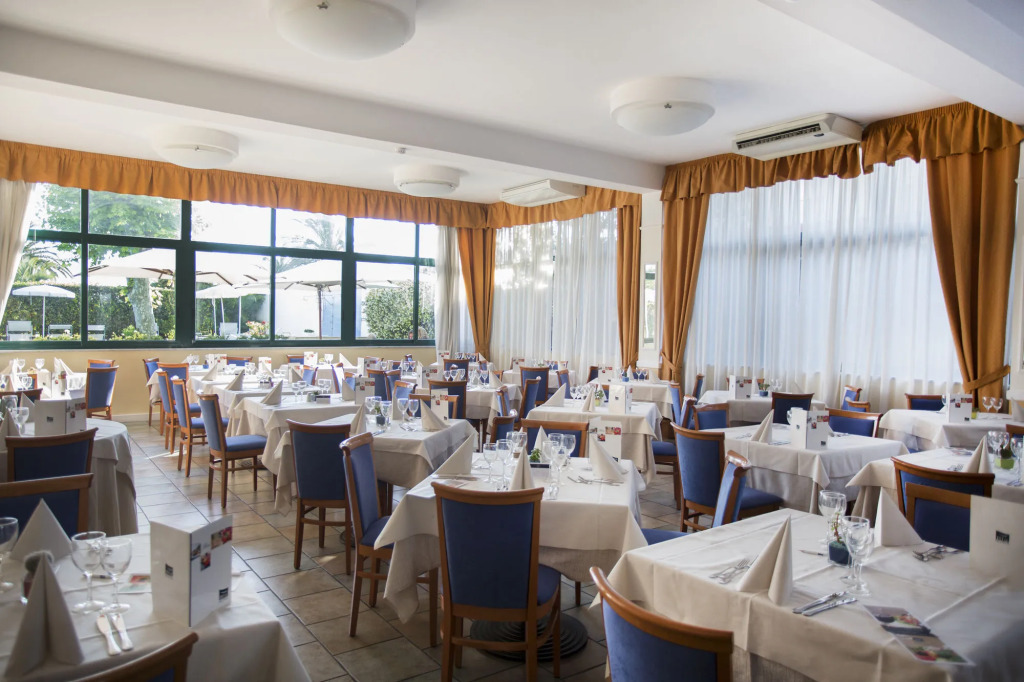 Grand Hotel