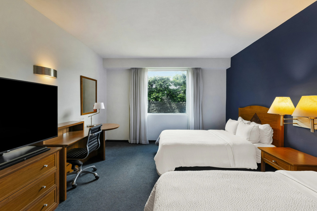 Fiesta Inn Express San Luis Potosí Oriente